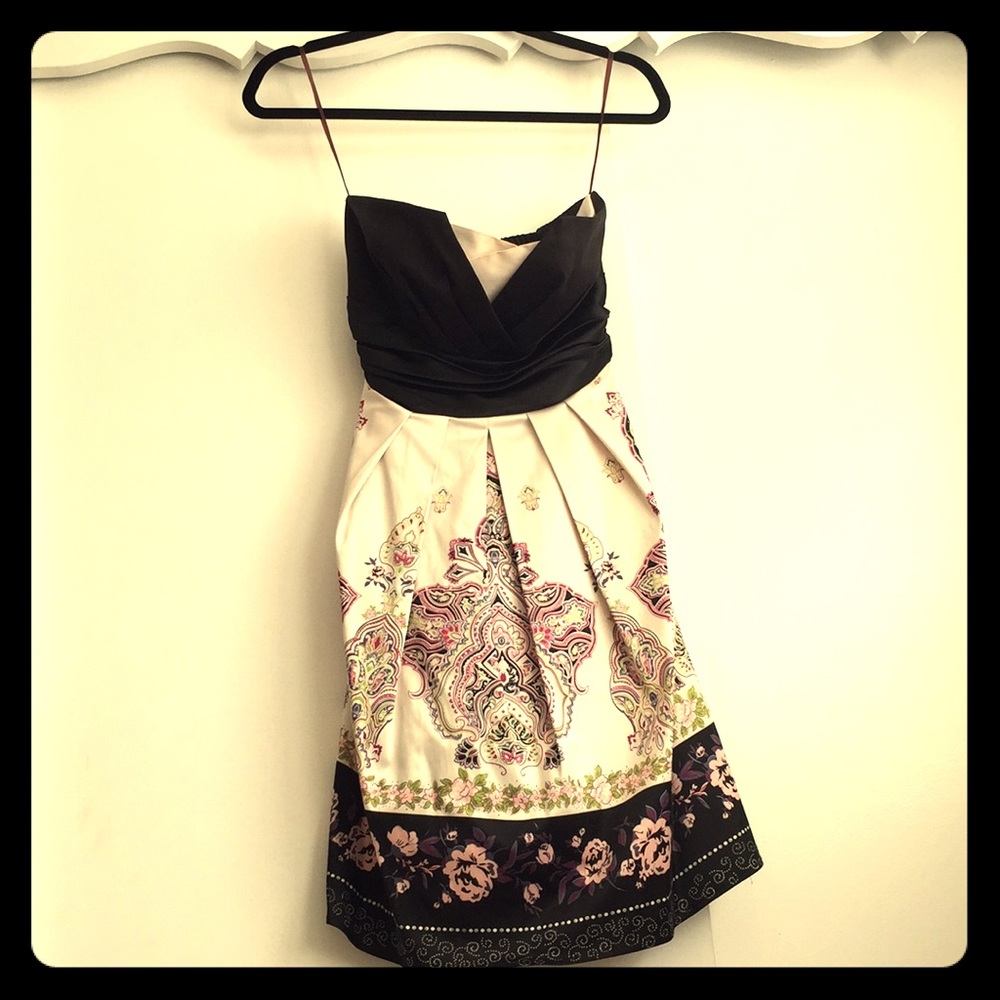 Strapless patterned cocktail dress